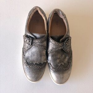 Frye Brea Metallic Silver Kiltie Fringe Slip On Wingtip Sneakers Leather Size 7